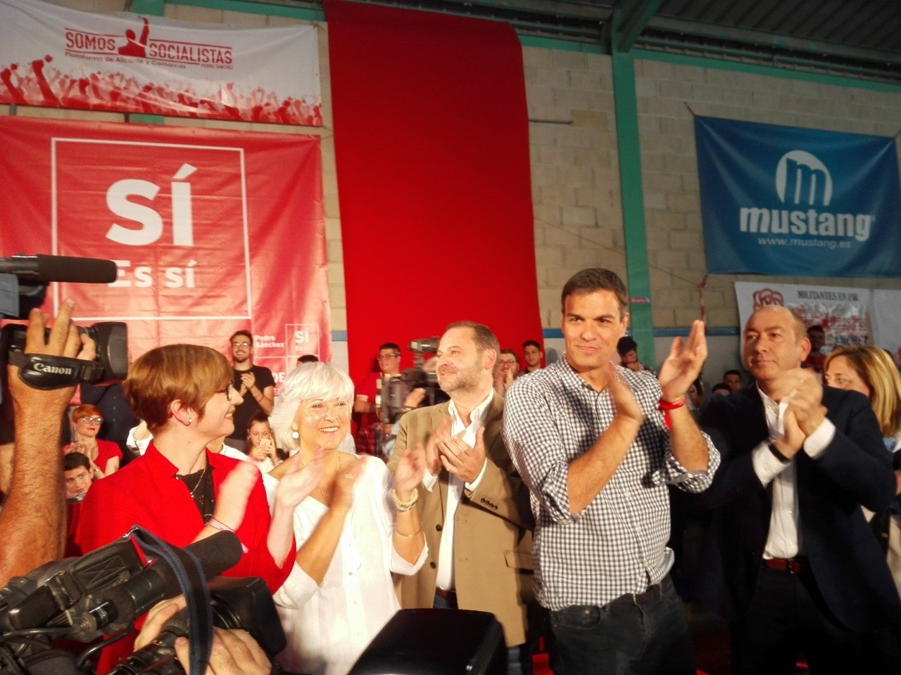 Pedro Sánchez arrasa en las comarcas del Vinalopó y en Elche evidencia la minoría en la que está el posicionamiento de Carlos González Pedro Sánchez arrasa en las comarcas del Vinalopó y en Elche evidencia la minoría en la que está el posicionamiento de Carlos González