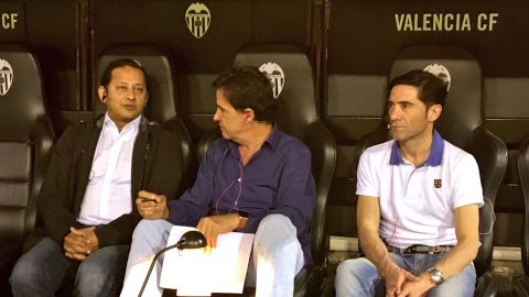 Anil Murthy, nuevo presidente del Valencia, junto a Marcelino