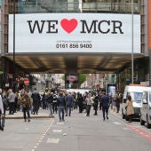 Varias personas son evacuadas de un centro comercial en Manchester
