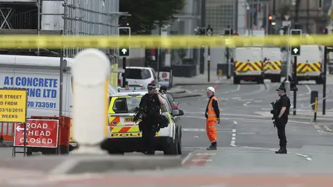 Dispositivo en las inmediaciones del Manchester Arena Dispositivo en las inmediaciones del Manchester Arena