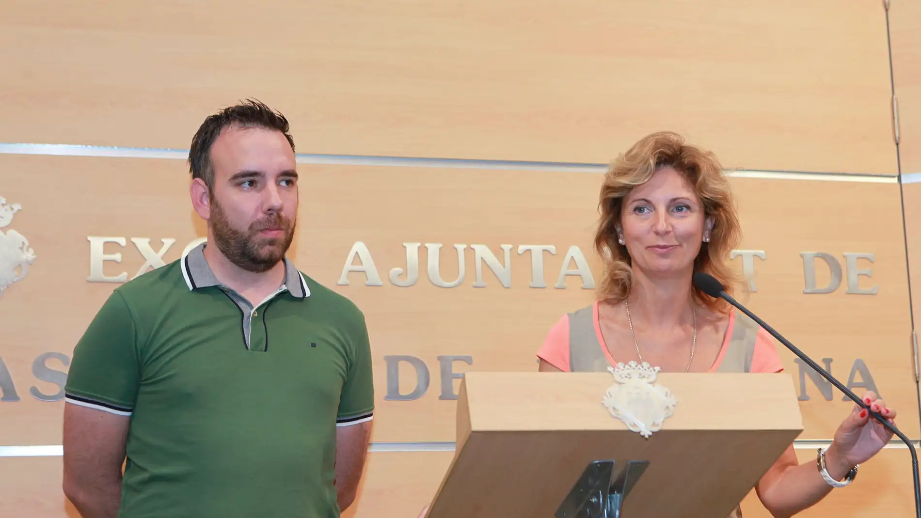 El concejal de Ordenación del Territorio, Rafa Simó, junto a la alcaldesa de Castellón, Amparo Marco.