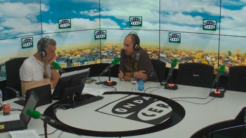 Antonio Pampliega durante una entrevista con Juan Ram&oacute;n Lucas en M&aacute;s de uno