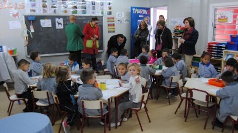 Conselleria accepta la reducci&oacute; de la r&agrave;tio per a les aules de 3 anys de 25 a 23 alumnes. 
