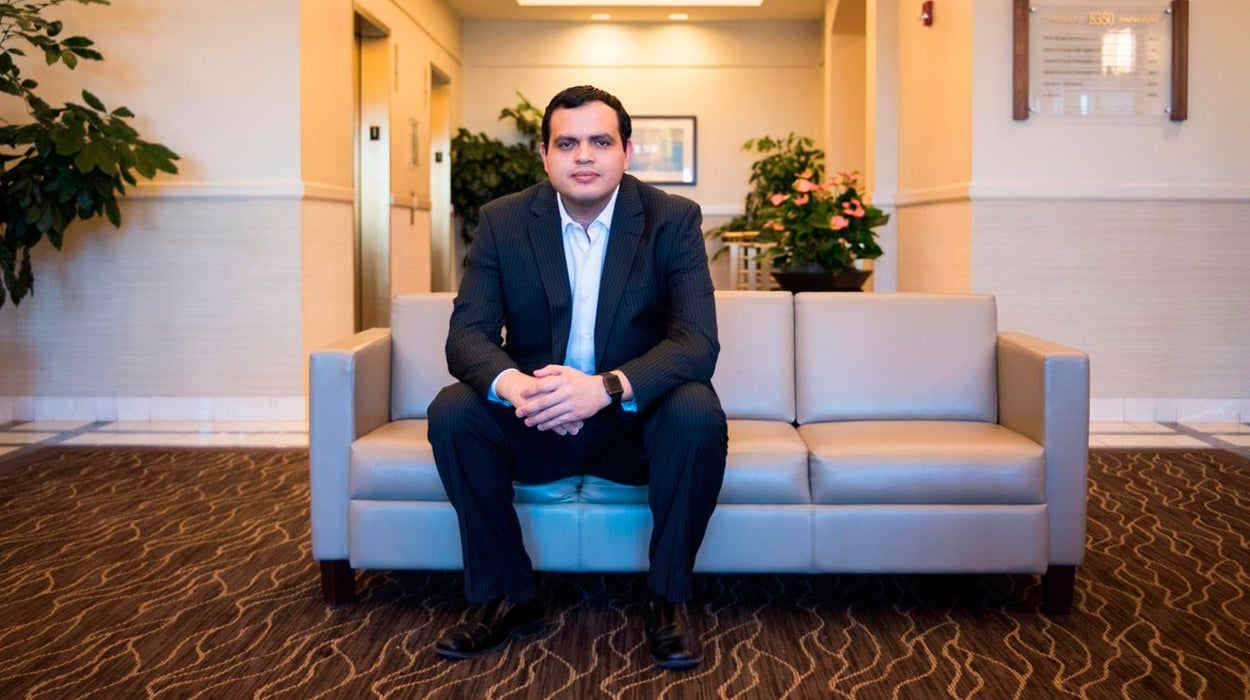 Edgar Barraza, el inmigrante ilegal que ha conseguido convertirse en abogado en Estados Unidos Edgar Barraza, el inmigrante ilegal que ha conseguido convertirse en abogado en Estados Unidos