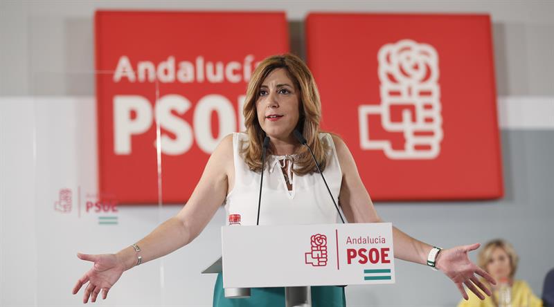 Susana Díaz confirma que dialogará con Sánchez a lo largo del día Susana Díaz confirma que dialogará con Sánchez a lo largo del día