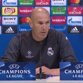 Frame 62.329 de: Zidane: "¿Isco o Bale? Es una decisión muy difícil"