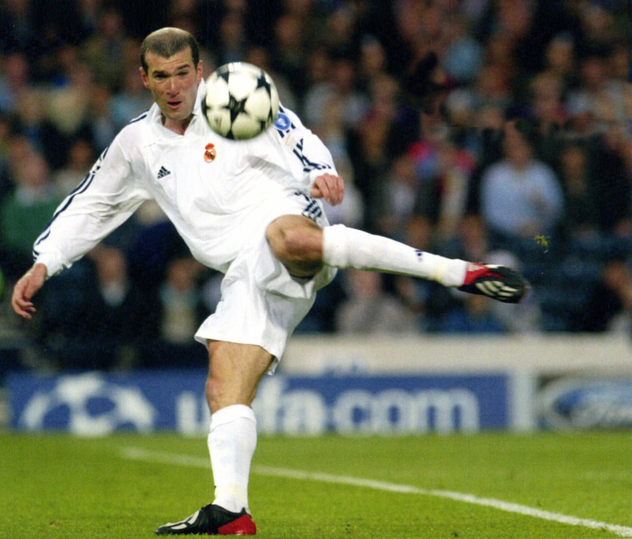 Zidane marcó el gol de la novena Champions para el Real Madrid Zidane marcó el gol de la novena Champions para el Real Madrid