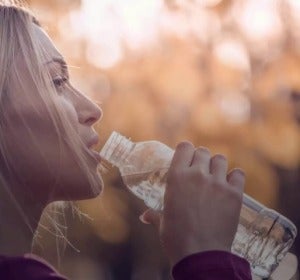 Una buena hidratación es esencial para la salud Una buena hidratación es esencial para la salud