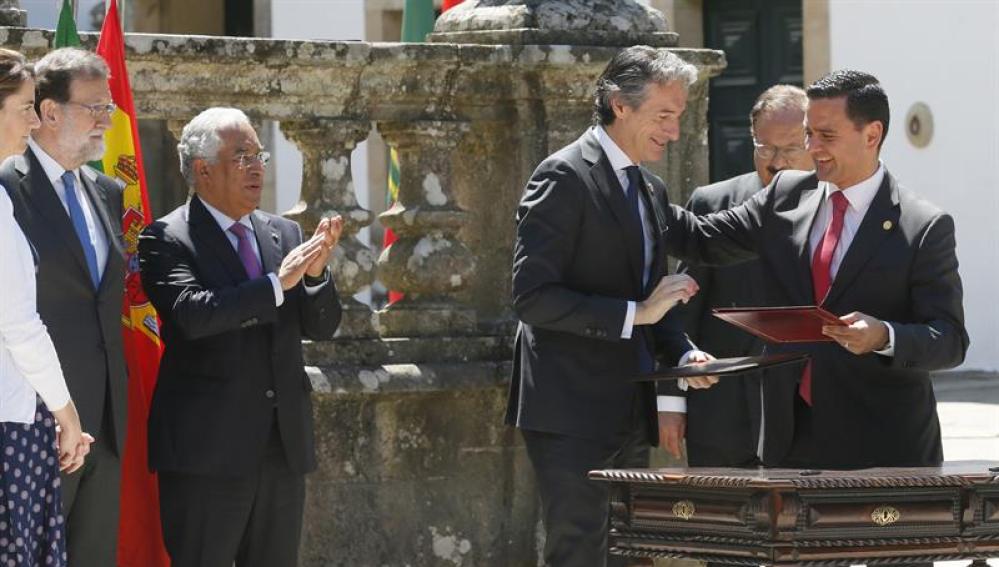 Mariano Rajoy e Íñigo de la Serna en Portugal