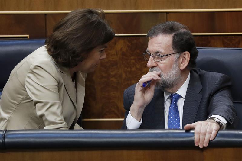Rajoy se equivoca y vota en contra de una enmienda a los Presupuestos pactada con Nueva Canarias Rajoy se equivoca y vota en contra de una enmienda a los Presupuestos pactada con Nueva Canarias