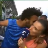 Maxime Hamou acosa a una periodista en Roland Garros Maxime Hamou acosa a una periodista en Roland Garros