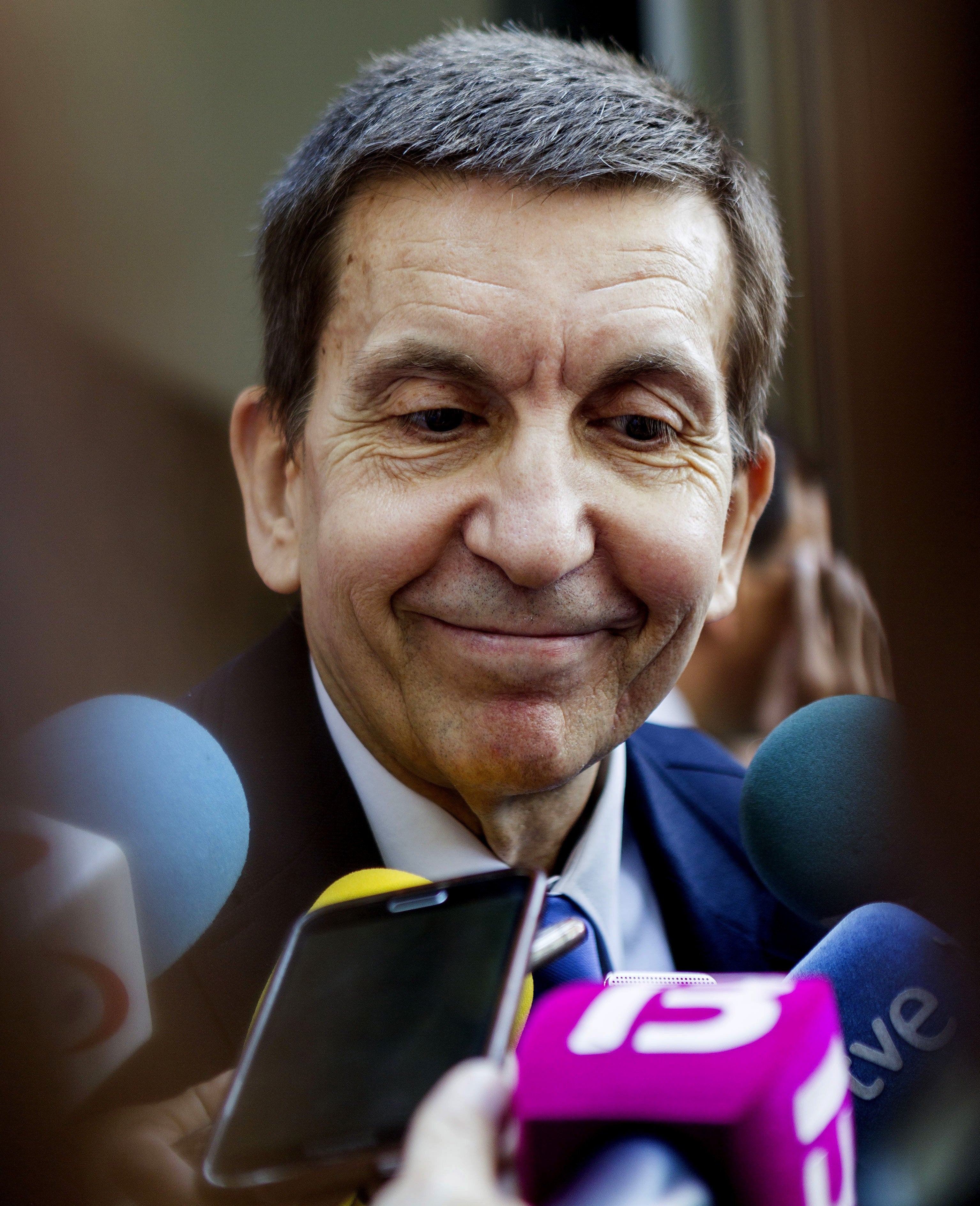 Personas físicas: El 'indescifrable' motivo del adiós de Moix Personas físicas: El 'indescifrable' motivo del adiós de Moix