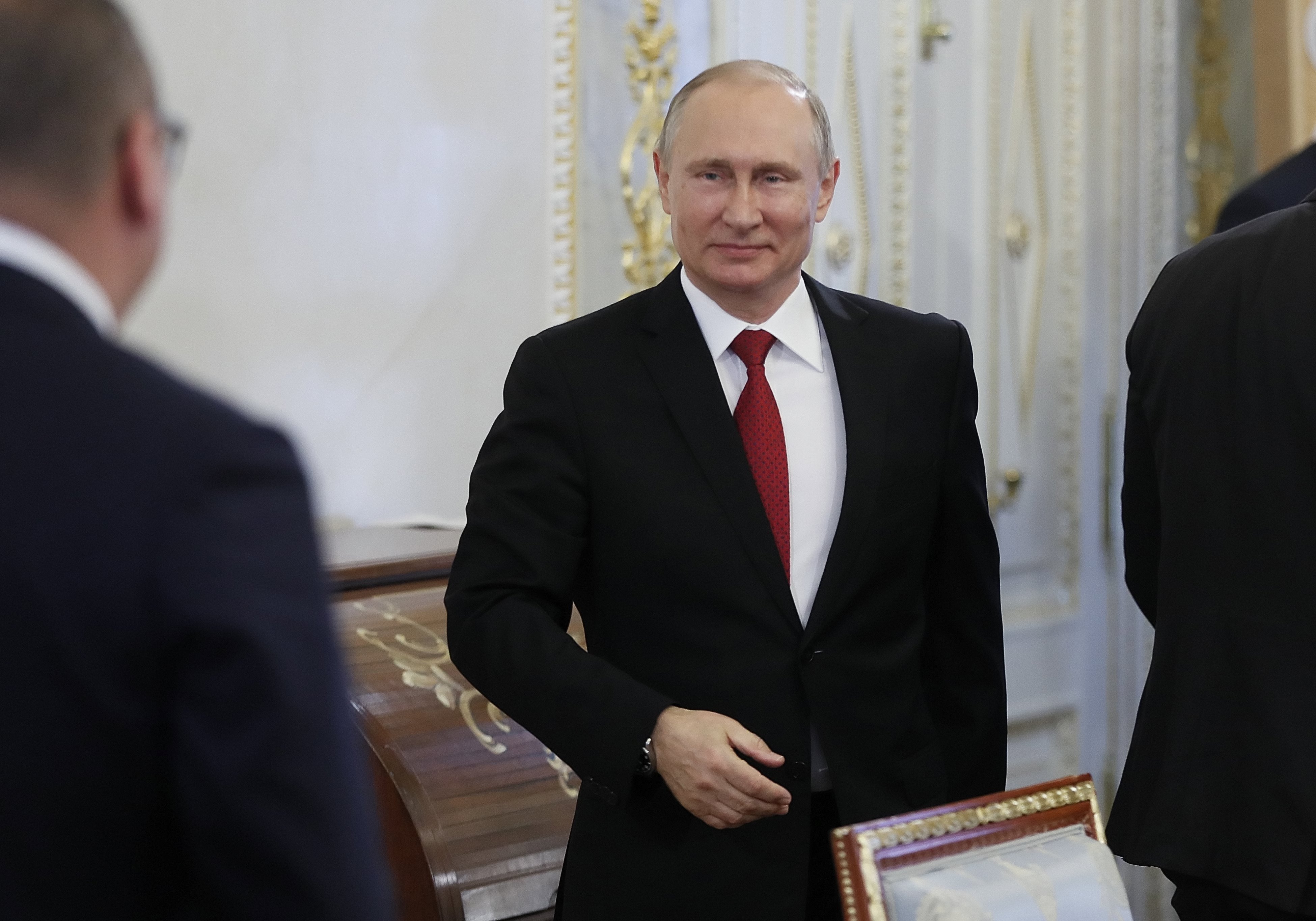 Putin felicita la navidad a Trump instándole a un "diálogo constructivo" Putin felicita la navidad a Trump instándole a un "diálogo constructivo"