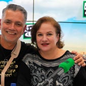 Lucía Galán, Pimpinela, con Juan Ramón Lucas durante una entrevista en Más de uno