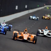 Fernando Alonso, liderando las 500 millas de Indianápolis Fernando Alonso, liderando las 500 millas de Indianápolis