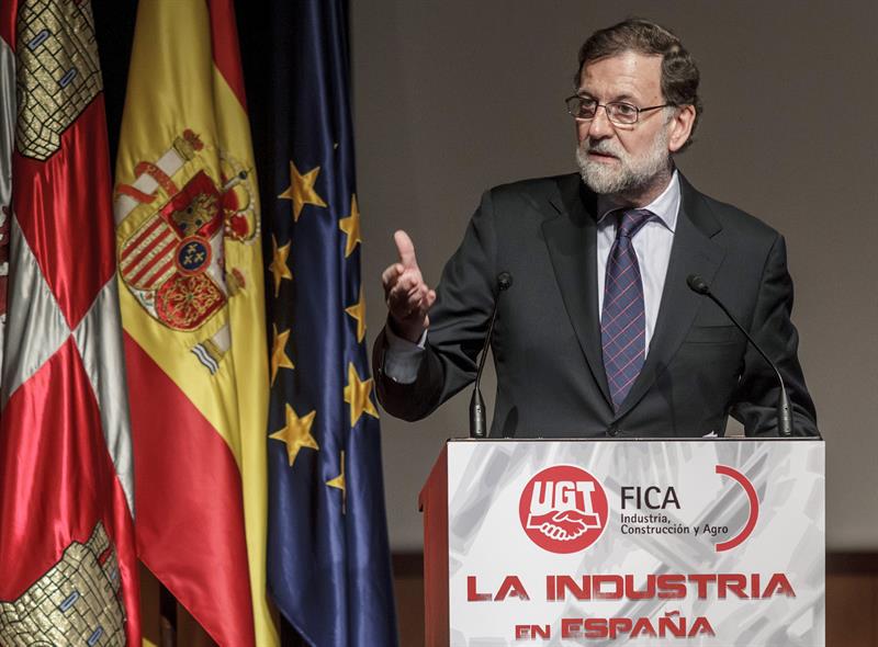 Mariano Rajoy: "Hacer política es hacer las cosas a lo grande y no ocuparse de los chismes" Mariano Rajoy: "Hacer política es hacer las cosas a lo grande y no ocuparse de los chismes"