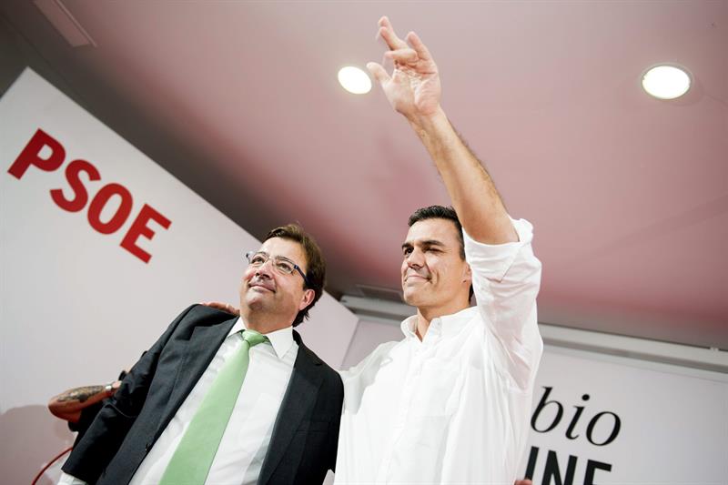 Pedro Sánchez comienza a reparar la relación con los barones que ayudaron a su caída Pedro Sánchez comienza a reparar la relación con los barones que ayudaron a su caída