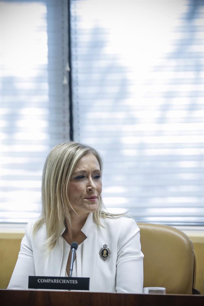 Cristina Cifuentes: "Discrepar de un informe no significa denostar a la Guardia Civil" Cristina Cifuentes: "Discrepar de un informe no significa denostar a la Guardia Civil"