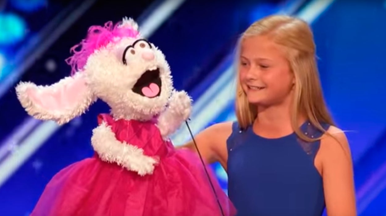 La sorprendente actuación de una niña ventrílocua que arrasa en las redes La sorprendente actuación de una niña ventrílocua que arrasa en las redes