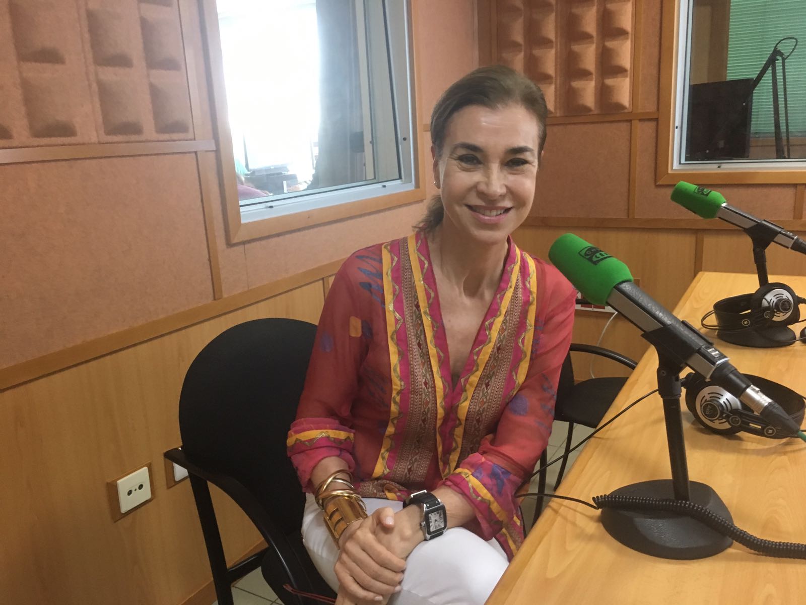 Carmen Posadas: "Si las joyas hablaran muchos capítulos de la historia se contarían de un modo distinto" Carmen Posadas: "Si las joyas hablaran muchos capítulos de la historia se contarían de un modo distinto"