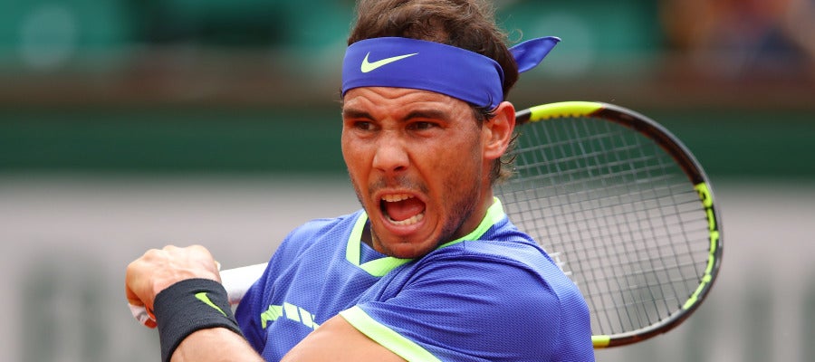 Rafa Nadal, tras devolver la bola a su rival Rafa Nadal, tras devolver la bola a su rival