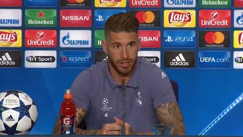 Sergio Ramos, compareciendo ante los medios de comunicación Sergio Ramos, compareciendo ante los medios de comunicación