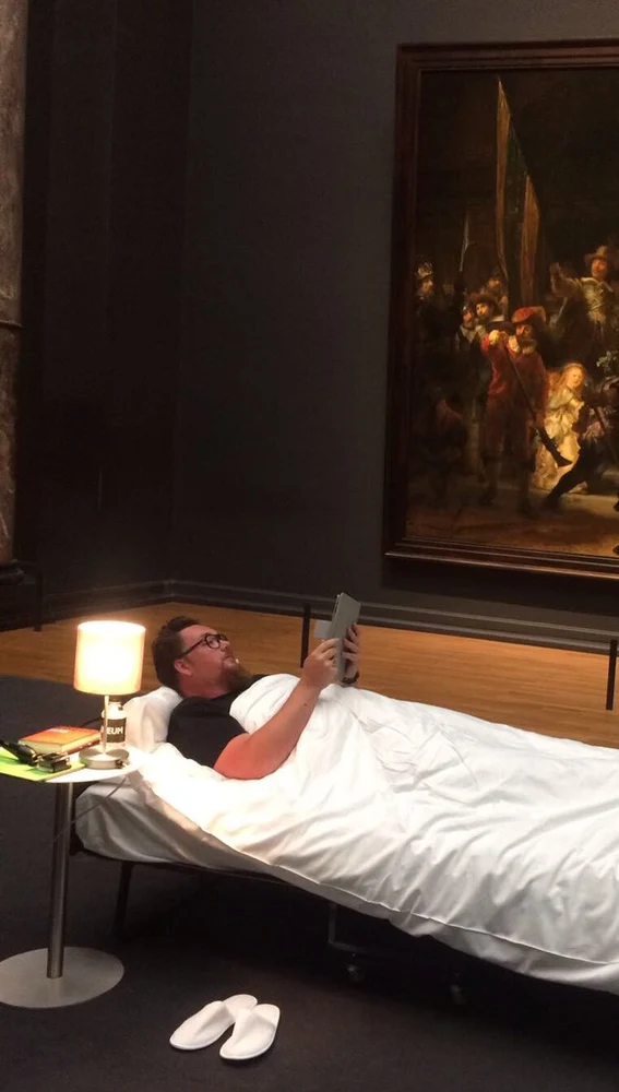 Durmiendo con 'La ronda nocturna' de Rembrandt Durmiendo con 'La ronda nocturna' de Rembrandt