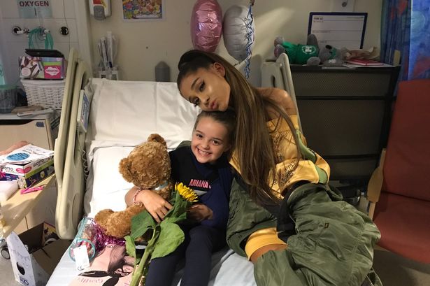 Ariana Grande visita en el hospital a las víctimas del atentado en Manchester Ariana Grande visita en el hospital a las víctimas del atentado en Manchester