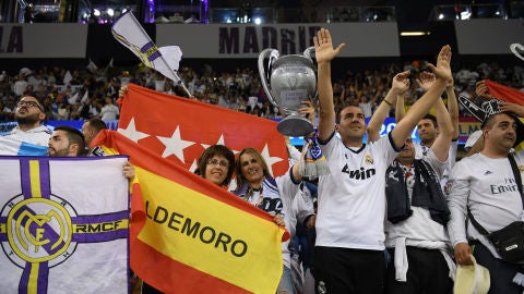 Aficionados del Real Madrid en Cardiff