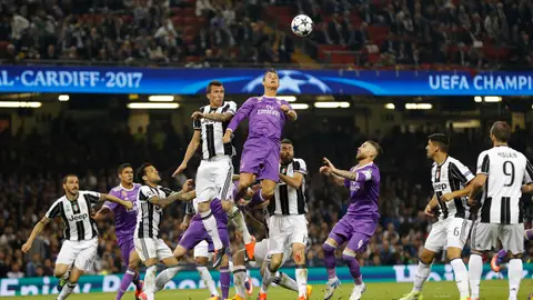 Los jugadores del Real Madrid y Juventus en acción Los jugadores del Real Madrid y Juventus en acción