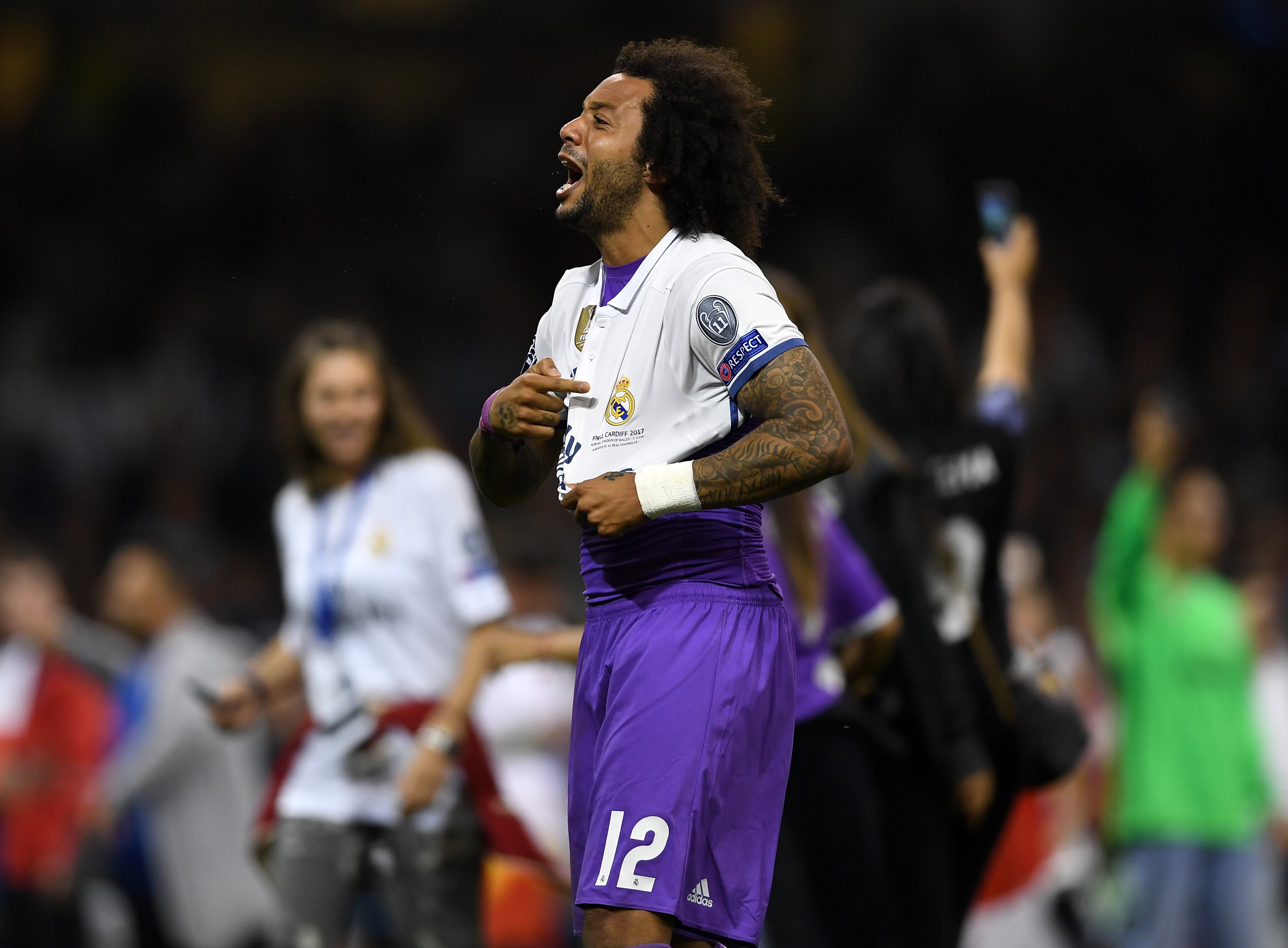 Marcelo pone precio a la propuesta de De la Morena de cortarle el pelo como a Casemiro Marcelo pone precio a la propuesta de De la Morena de cortarle el pelo como a Casemiro