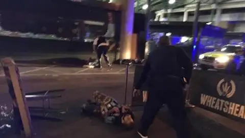 Imagen de los dos supuestos terroristas abatidos tras el atentado en Londres Imagen de los dos supuestos terroristas abatidos tras el atentado en Londres