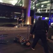 Imagen de los dos supuestos terroristas abatidos tras el atentado en Londres