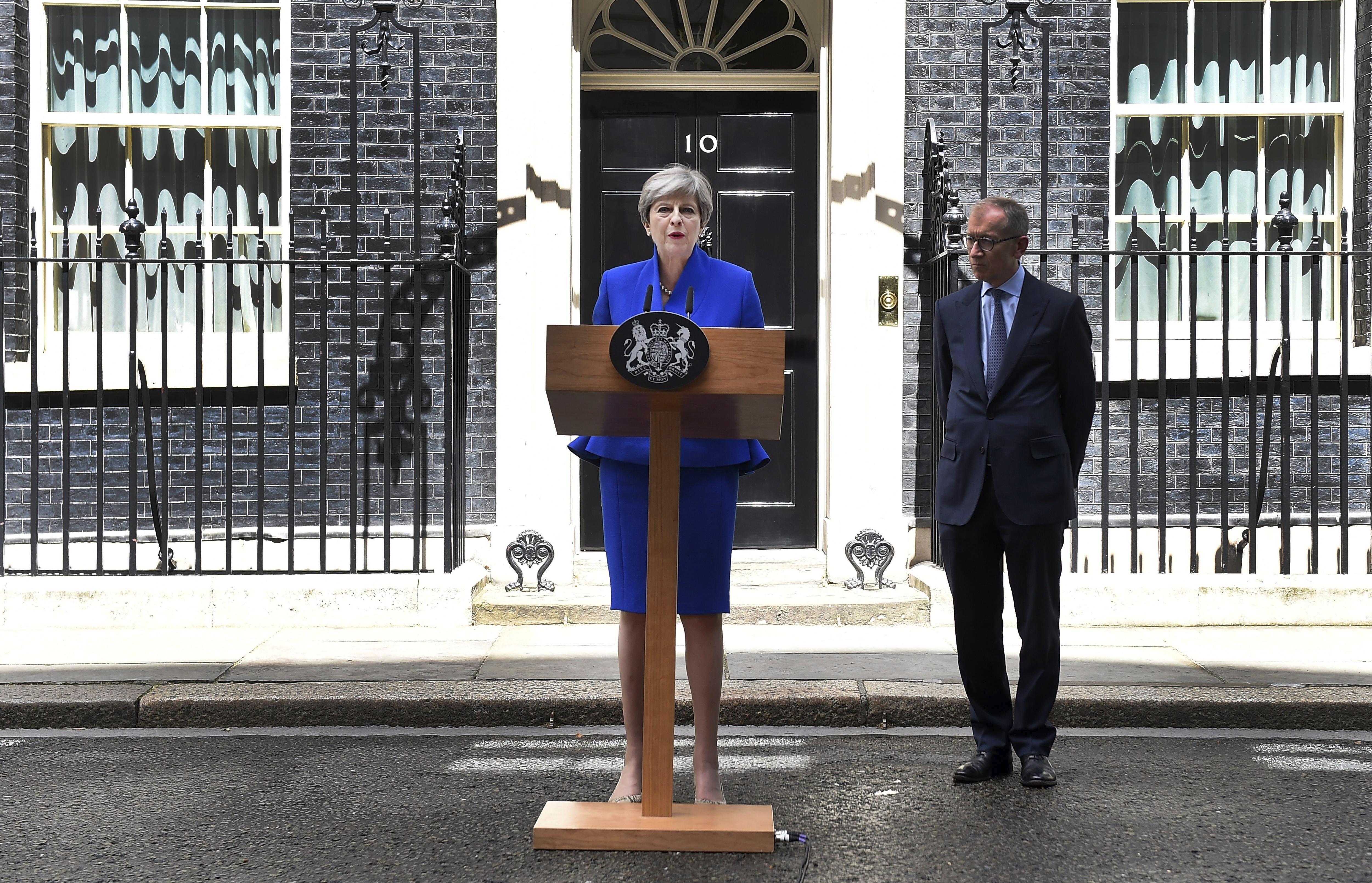 May recibirá a víctimas del incendio de Londres May recibirá a víctimas del incendio de Londres