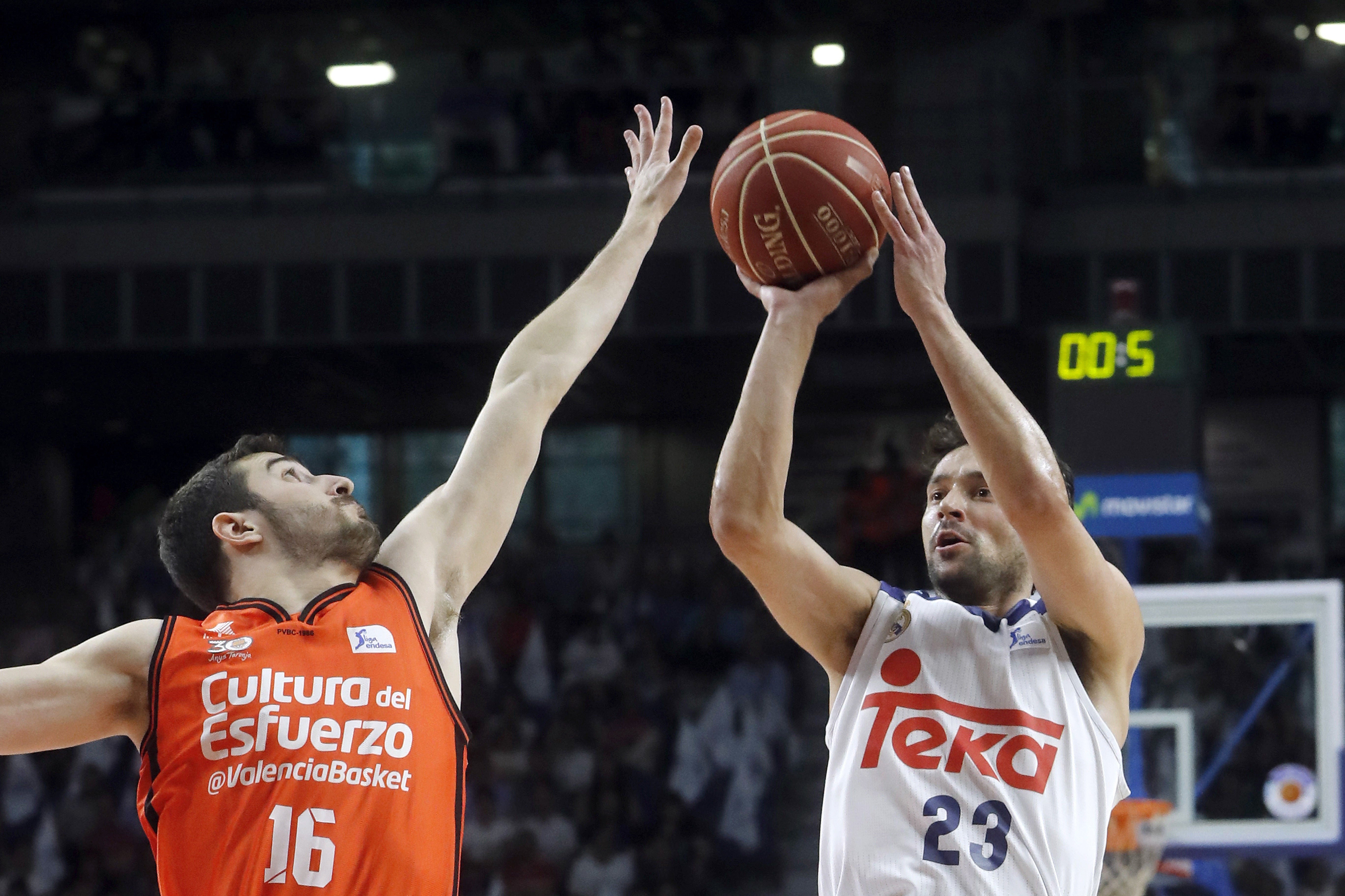 El Real Madrid se lleva el primer asalto de la final ante el Valencia Basket gracias a un gran Rudy El Real Madrid se lleva el primer asalto de la final ante el Valencia Basket gracias a un gran Rudy