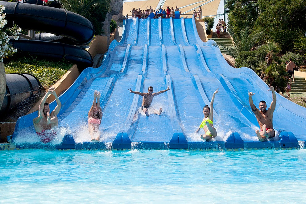Aquarama estrena el verano este fin de semana con más de 20 atracciones Aquarama estrena el verano este fin de semana con más de 20 atracciones