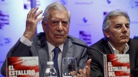 Mario Vragas Llosa y &Aacute;lvaro Vargas Llosa