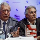 Mario Vragas Llosa y Álvaro Vargas Llosa
