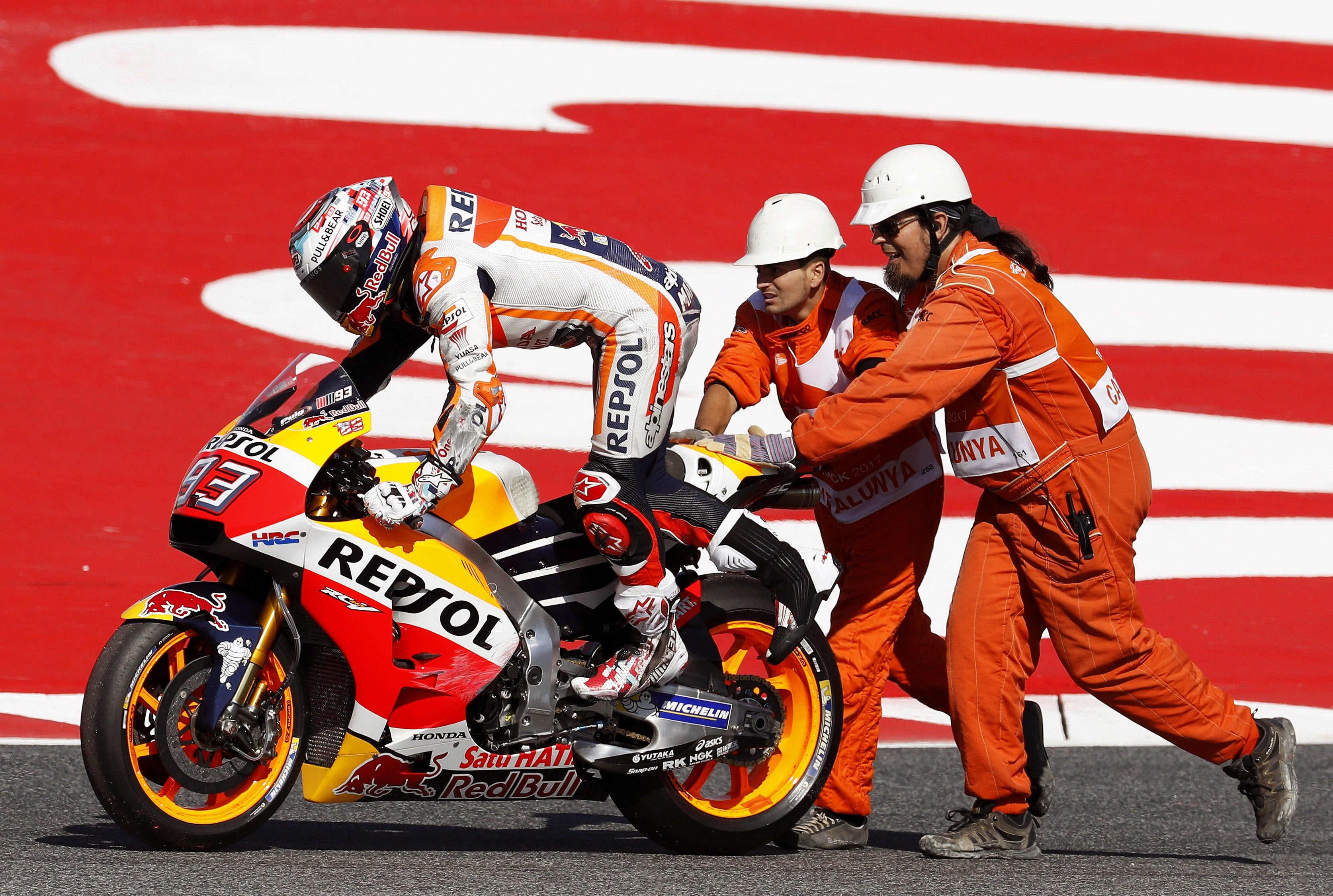 Pedrosa, pole en Montmeló con Lorenzo segundo y Márquez cuarto... ¡tras cuatro caídas! Pedrosa, pole en Montmeló con Lorenzo segundo y Márquez cuarto... ¡tras cuatro caídas!