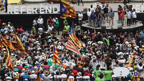 Concentraci&oacute;n por el refer&eacute;ndum en Catalu&ntilde;a