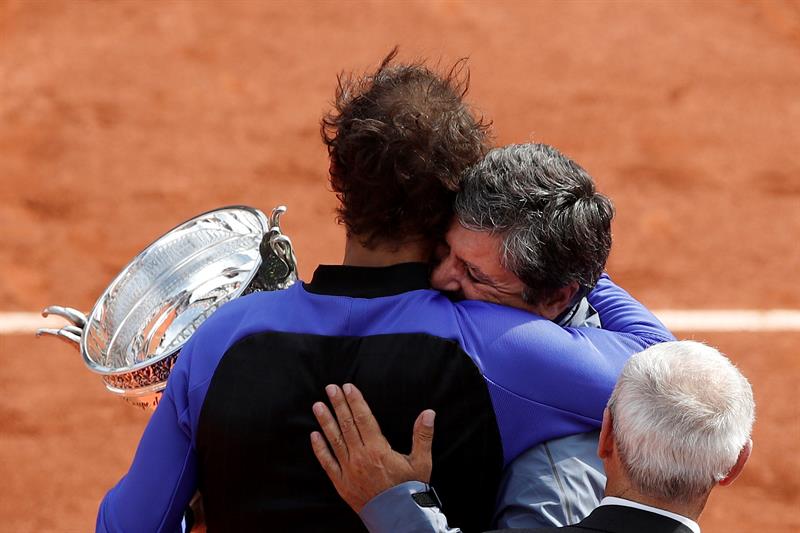 Toni Nadal: "No me gusta alabar a mi sobrino, pero no es fácil que haya otra persona que gane 10 veces este torneo" Toni Nadal: "No me gusta alabar a mi sobrino, pero no es fácil que haya otra persona que gane 10 veces este torneo"