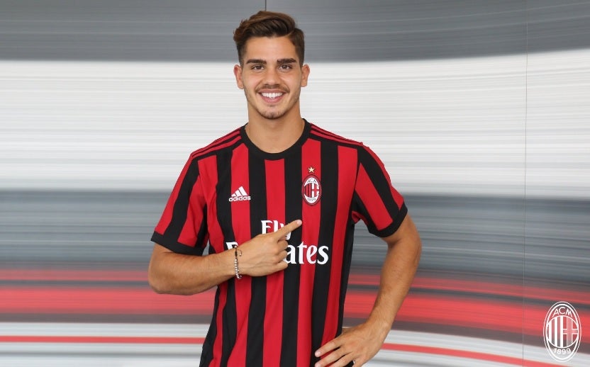 El Milan hace oficial el fichaje de André Silva El Milan hace oficial el fichaje de André Silva