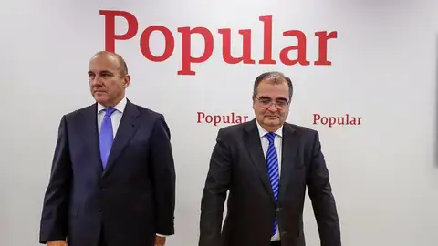 El expresidente del Banco Popular, Ángel Ron (d), junto al ex consejero delegado de la entidad, Pedro Larena El expresidente del Banco Popular, Ángel Ron (d), junto al ex consejero delegado de la entidad, Pedro Larena