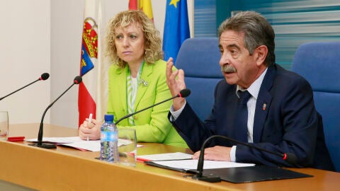 El presidente y la vicepresidenta denuncian una "operaci&oacute;n de castigo" a la Comunidad