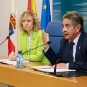 La vicepresidenta Eva Díaz Tezanos y el presidente de Cantabria Miguel Ángel Revilla