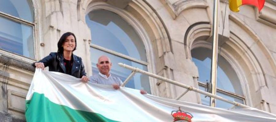 Ayuntamiento, Casino y Palacio de la Magdalena se iluminarán de verde para apoyar al Racing Ayuntamiento, Casino y Palacio de la Magdalena se iluminarán de verde para apoyar al Racing