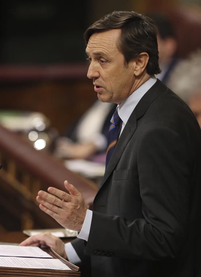 Hernando a Iglesias: "Lo que menos necesita España es su sectarismo" Hernando a Iglesias: "Lo que menos necesita España es su sectarismo"