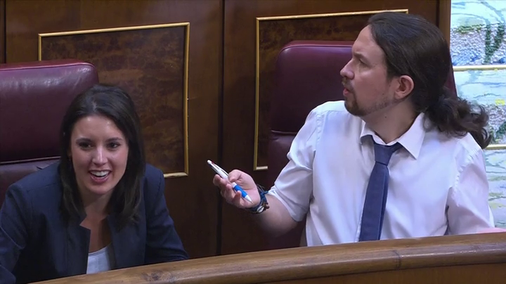 Hernando tensa el cara a cara con Iglesias al sacar su relación con Montero Hernando tensa el cara a cara con Iglesias al sacar su relación con Montero
