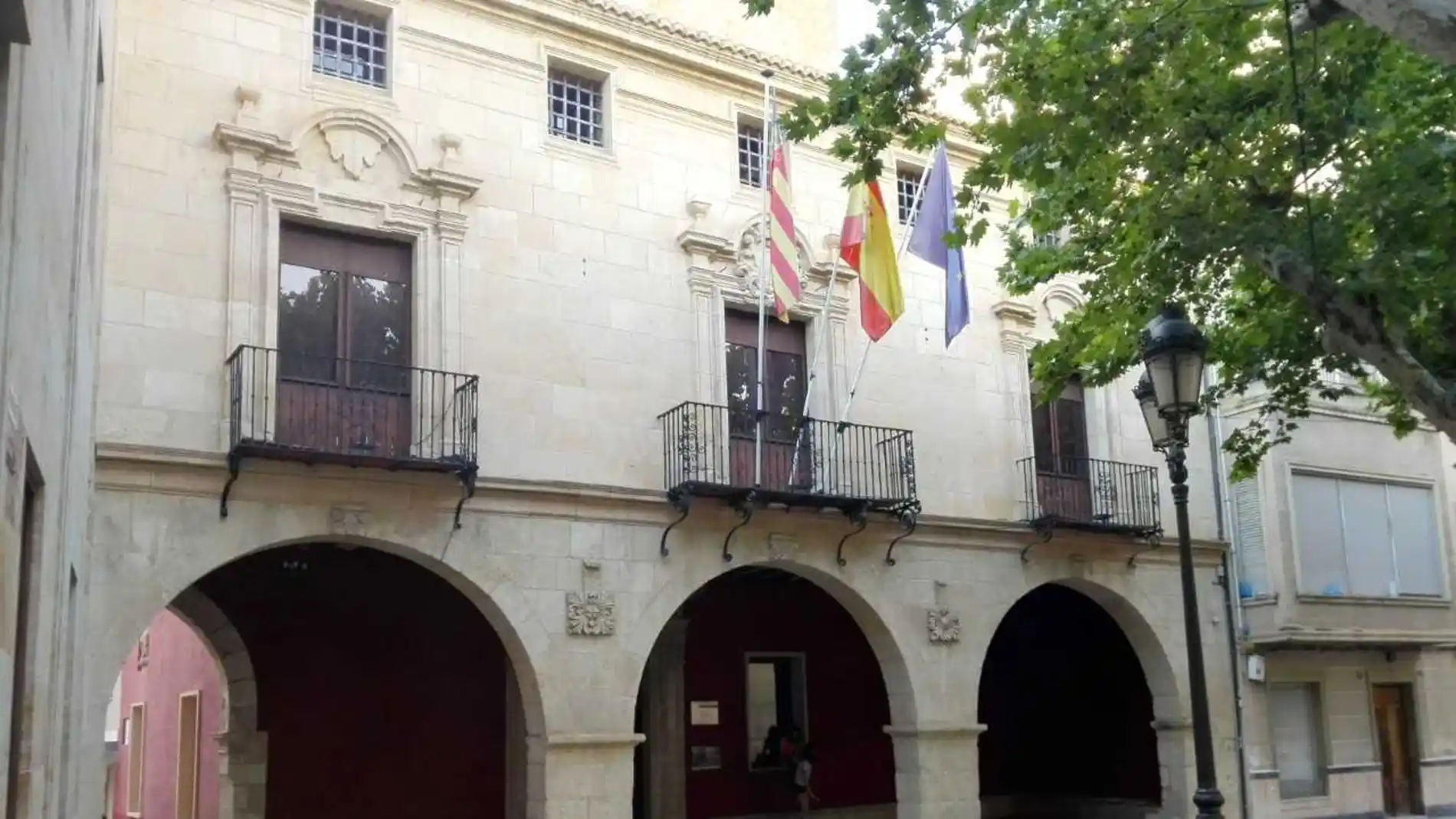 Fachada del Ayuntamiento de Aspe.