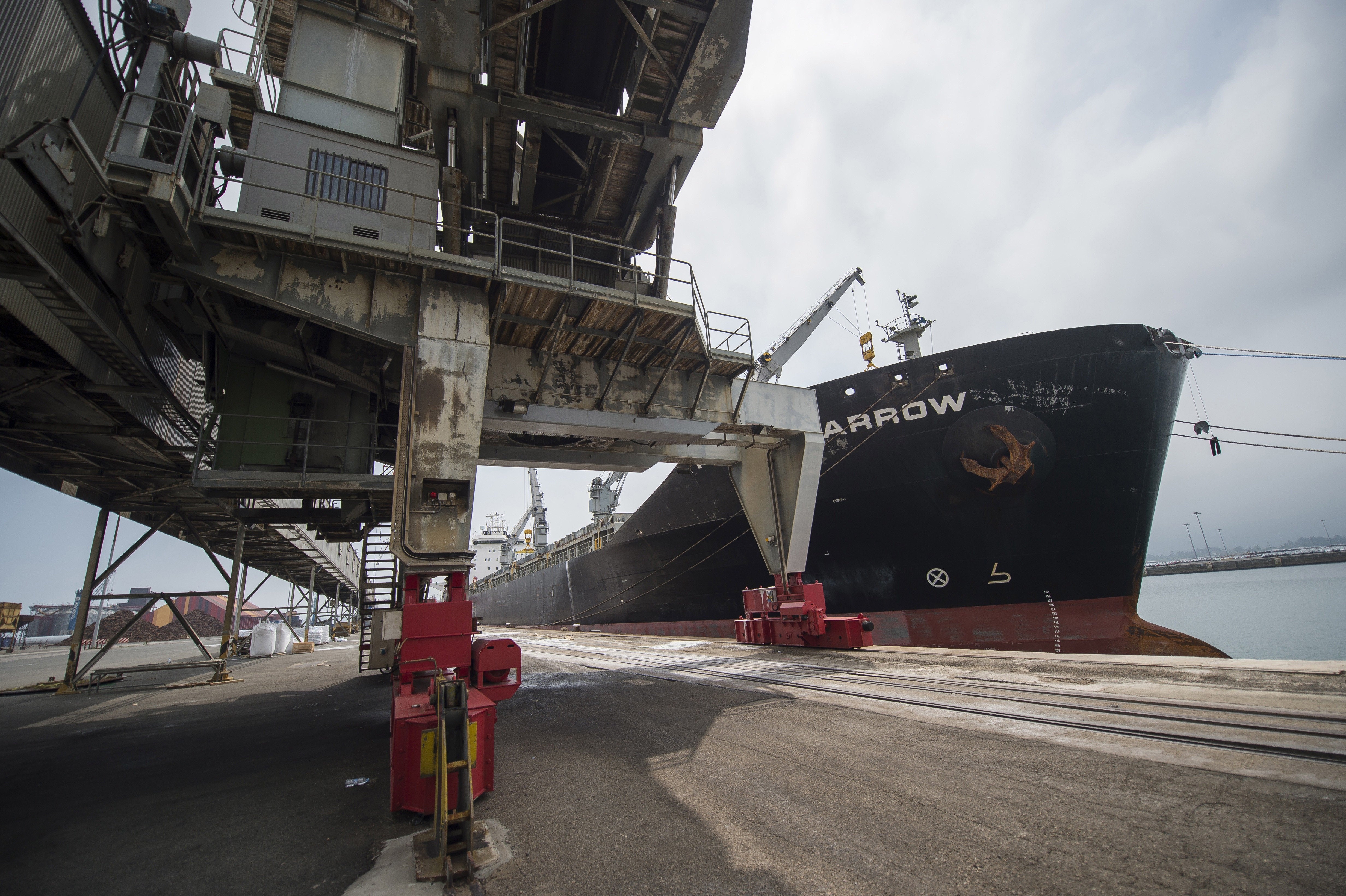 Estibadores y patronal firman un acuerdo que pone fin al conflicto del sector Estibadores y patronal firman un acuerdo que pone fin al conflicto del sector